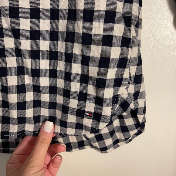 Tommy Hilfiger Gingham Pullover Flannel Top - Picture 5 of 8